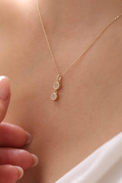 14 Ayar Taşlı Minimal Altın Kolye