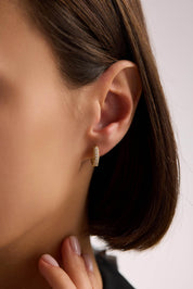 14 Ayar Taşlı Minimal Altın Küpe