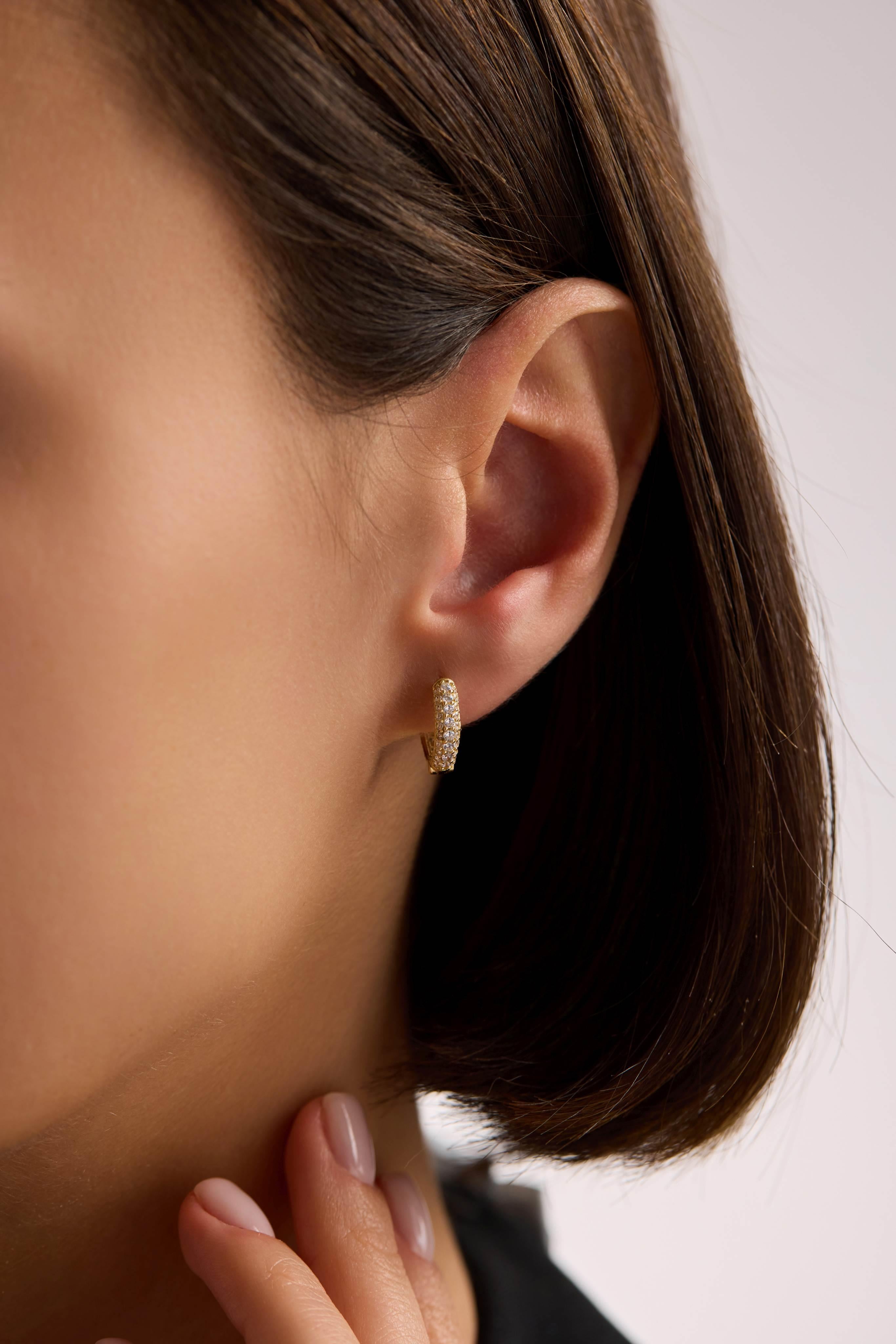 14 Ayar Taşlı Minimal Altın Küpe