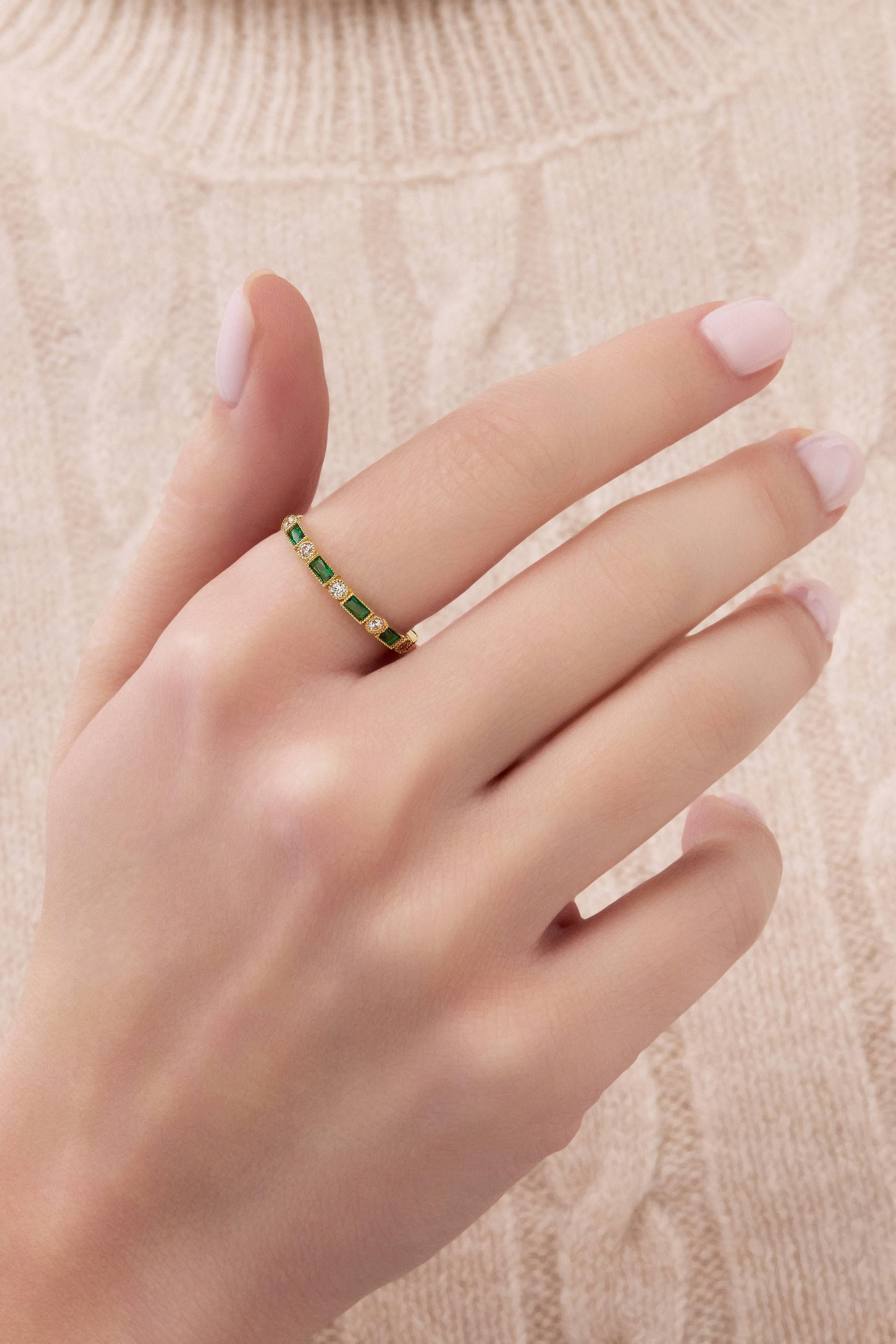 14 Ayar Taşlı Minimal Altın Yüzük