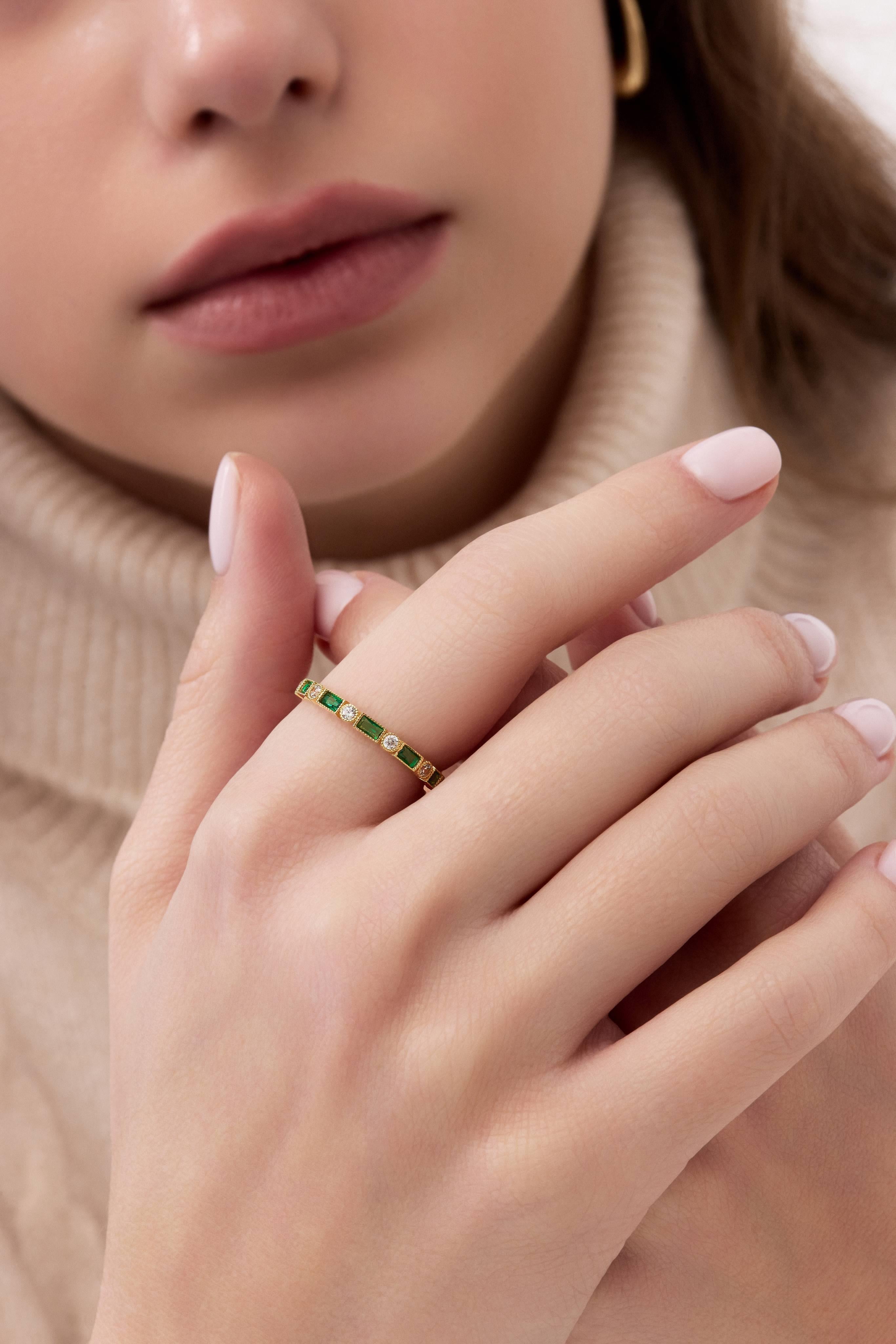 14 Ayar Taşlı Minimal Altın Yüzük