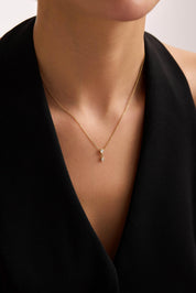 14 Ayar Taşlı Sallantılı Tasarım Altın Kolye