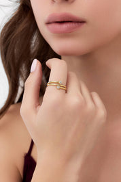 14 Ayar Taşlı Sarmal Altın Yüzük