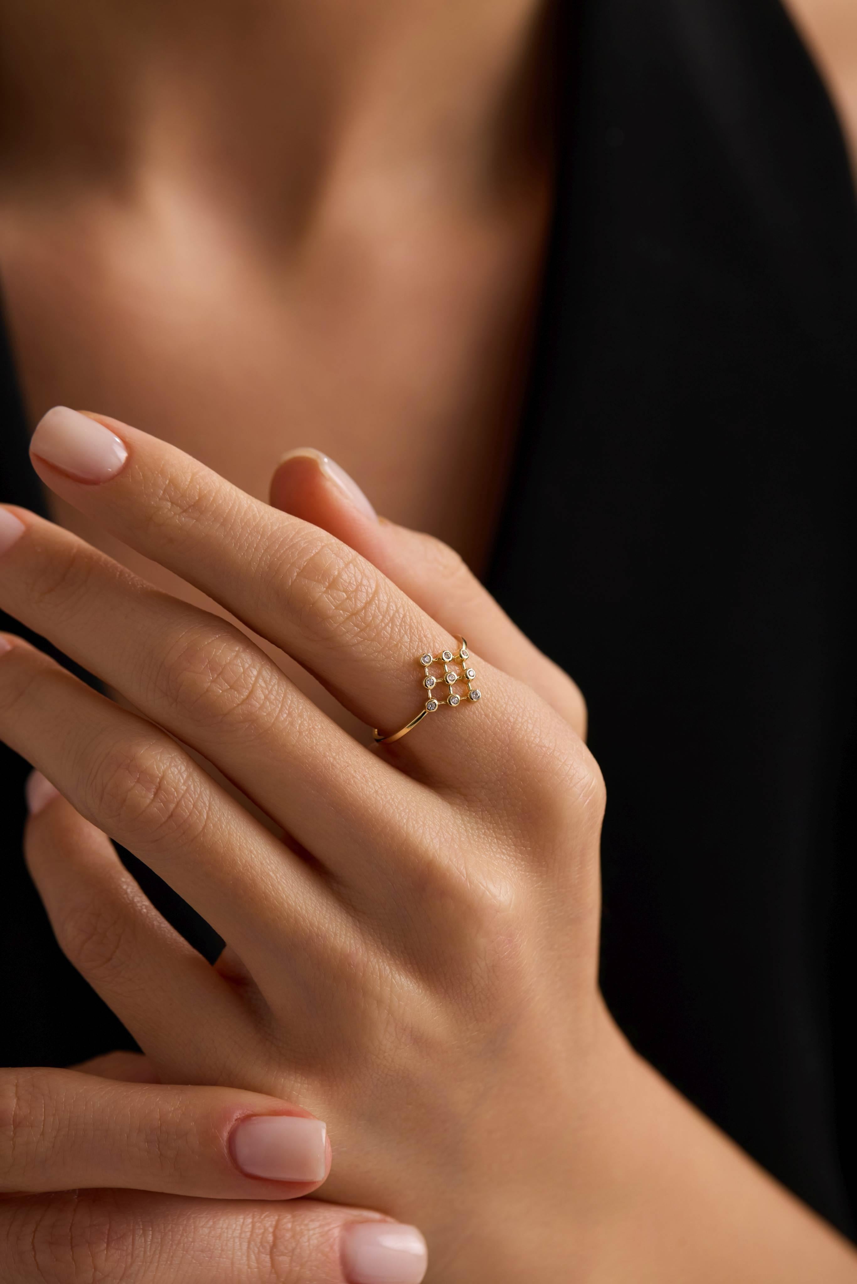 14 Ayar Taşlı Tasarım Altın Yüzük