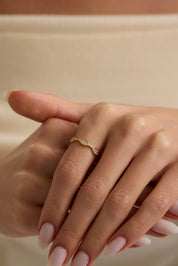 14 Ayar Taşlı Tasarım Altın Yüzük