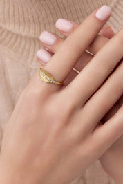 14 Ayar Taşlı Yaprak Taşlı Altın Yüzük (Renk Seçenekleriyle)