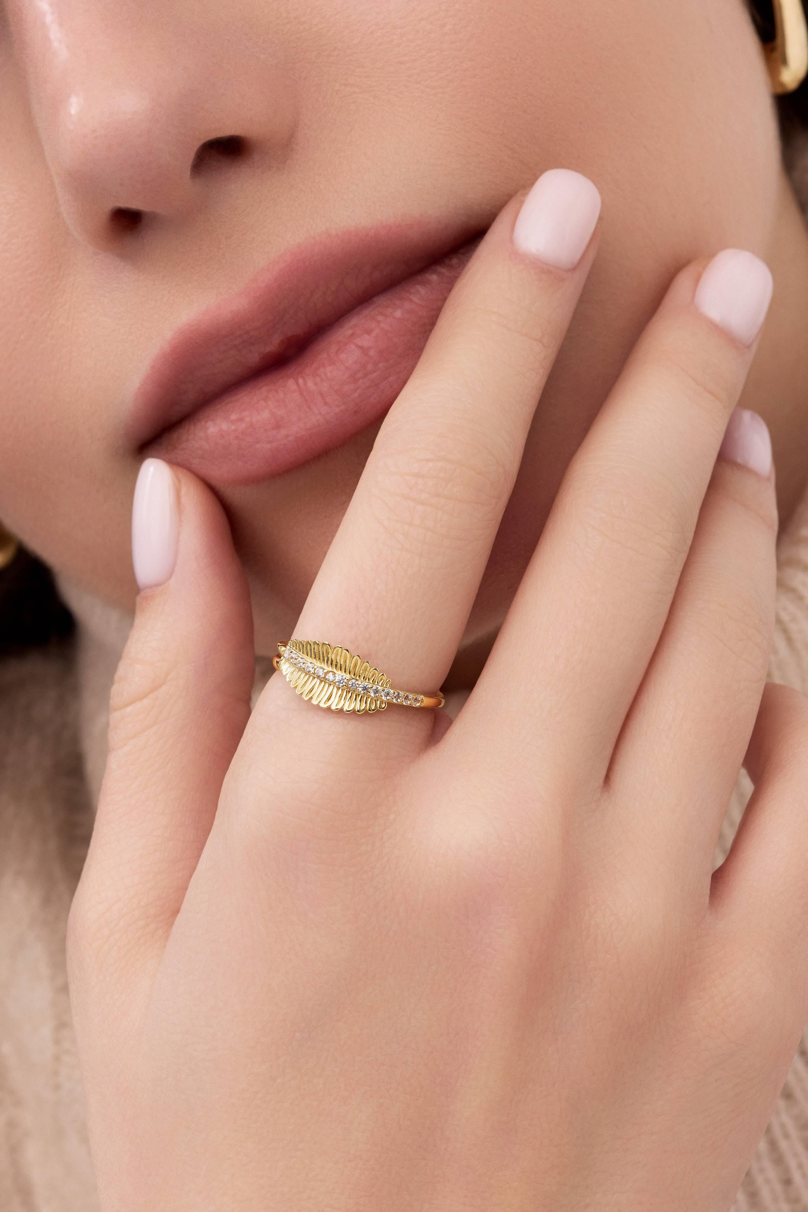 14 Ayar Taşlı Yaprak Taşlı Altın Yüzük (Renk Seçenekleriyle)