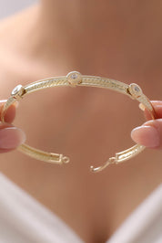 14 Ayar Taşlı Yassı Altın Kelepçe