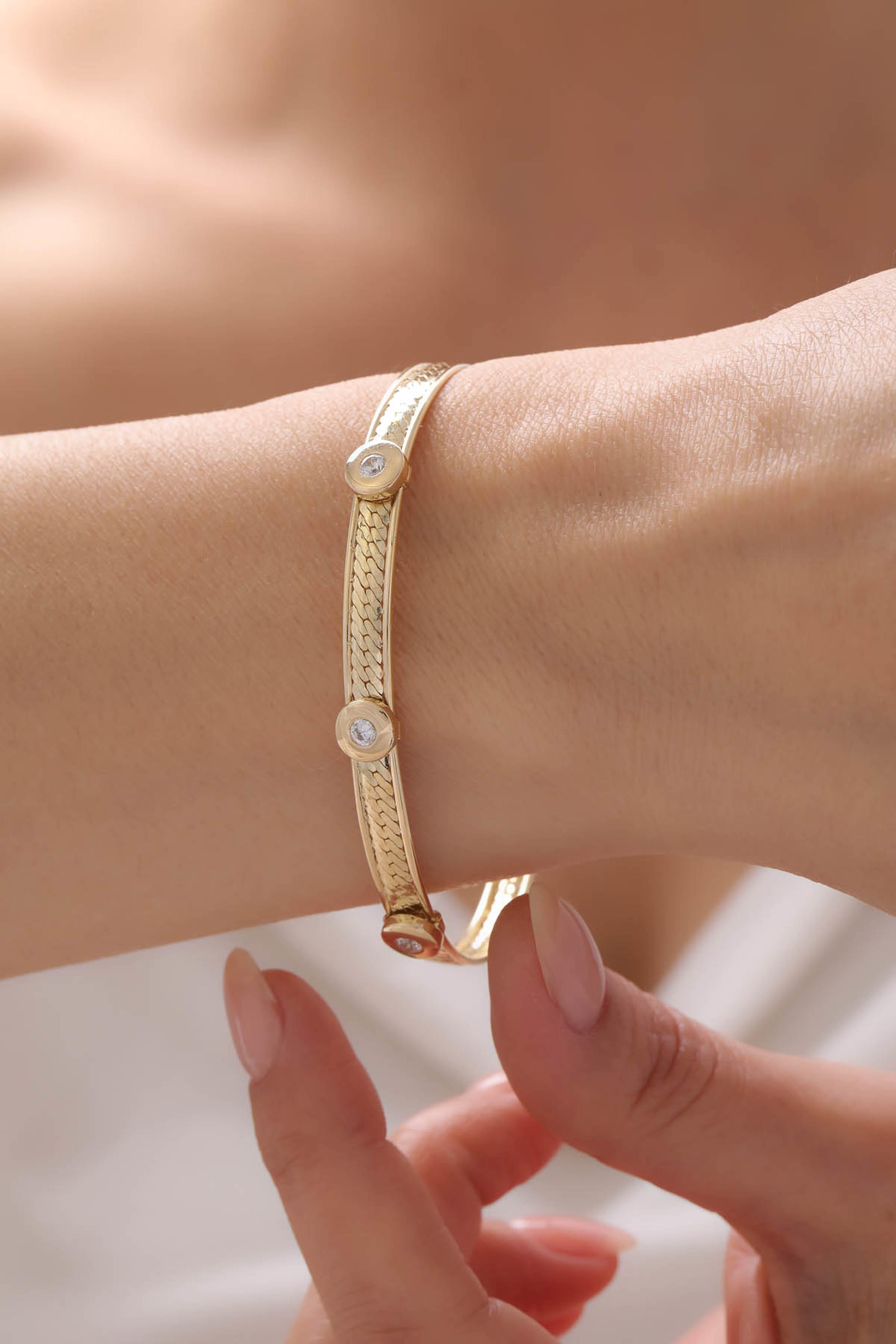 14 Ayar Taşlı Yassı Altın Kelepçe