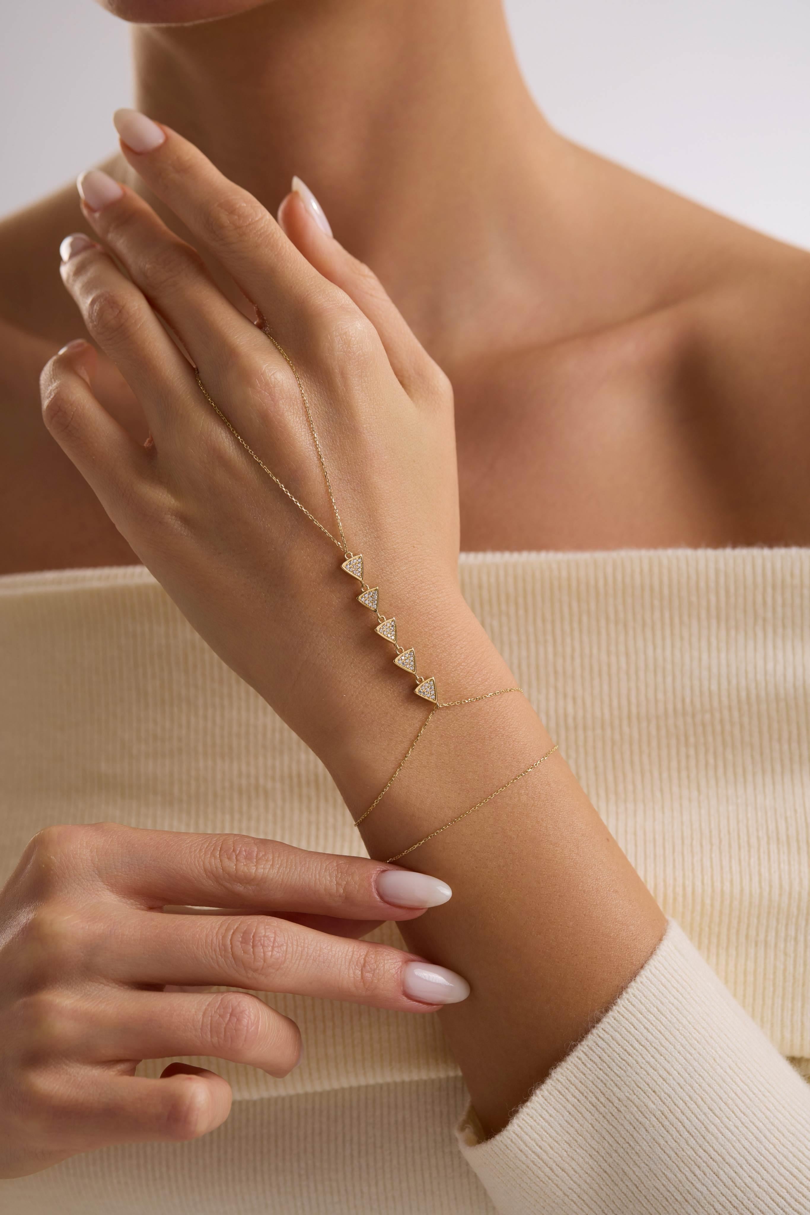 14 Ayar Üçgen Taşlı Altın Şahmeran