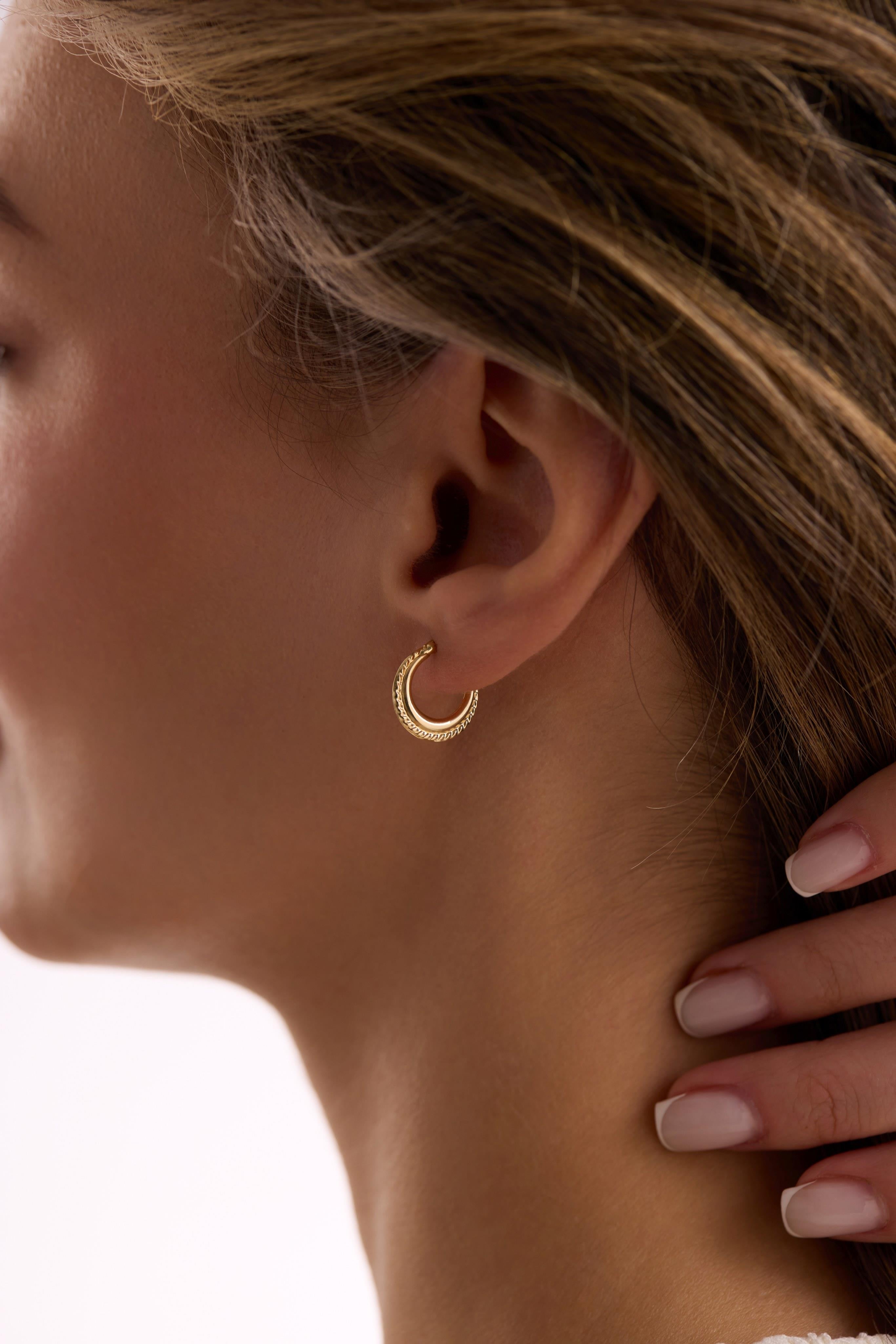 14 Ayar Yassı Desenli Altın Halka Küpe