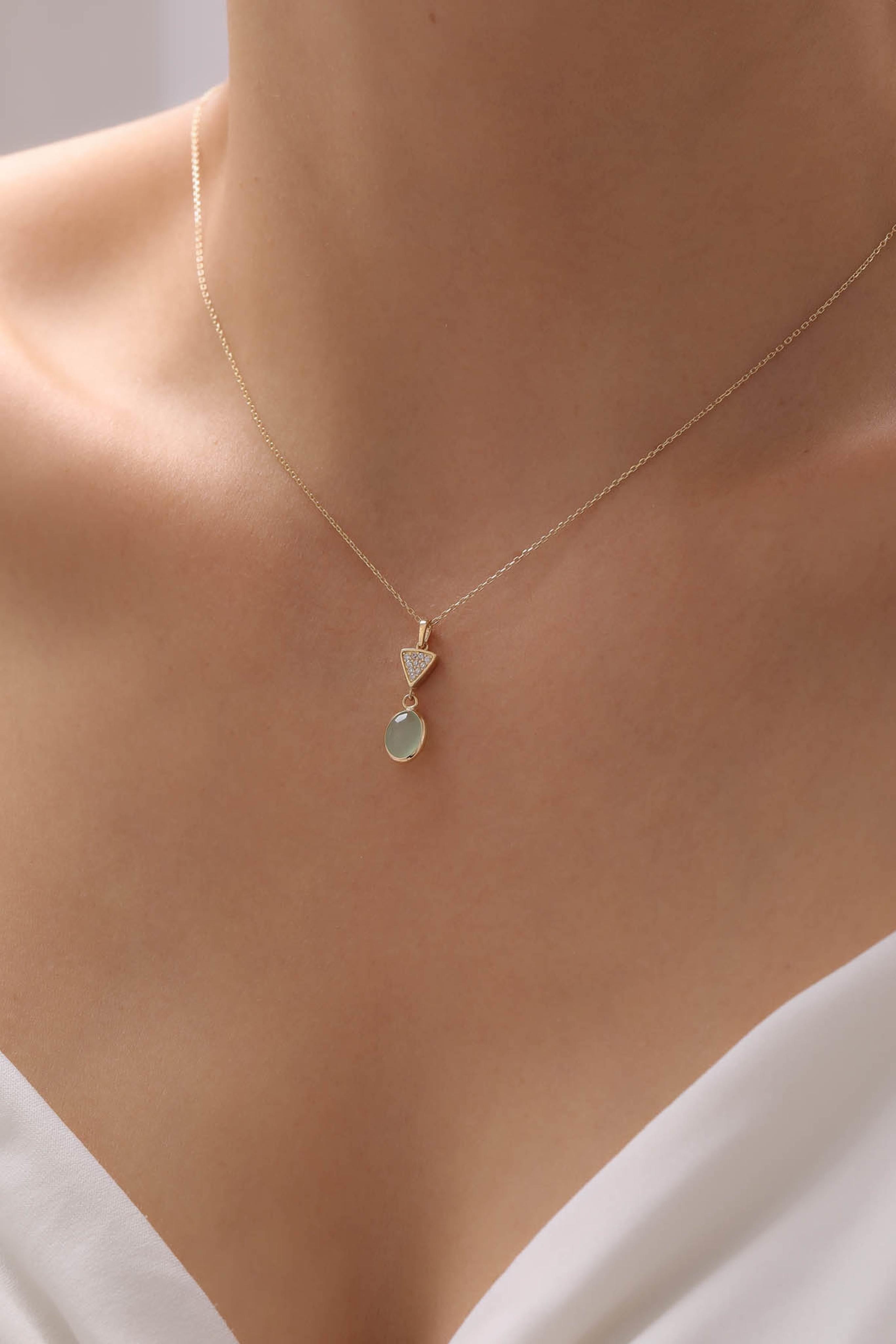 14 Ayar Yeşil Taşlı Altın Kolye