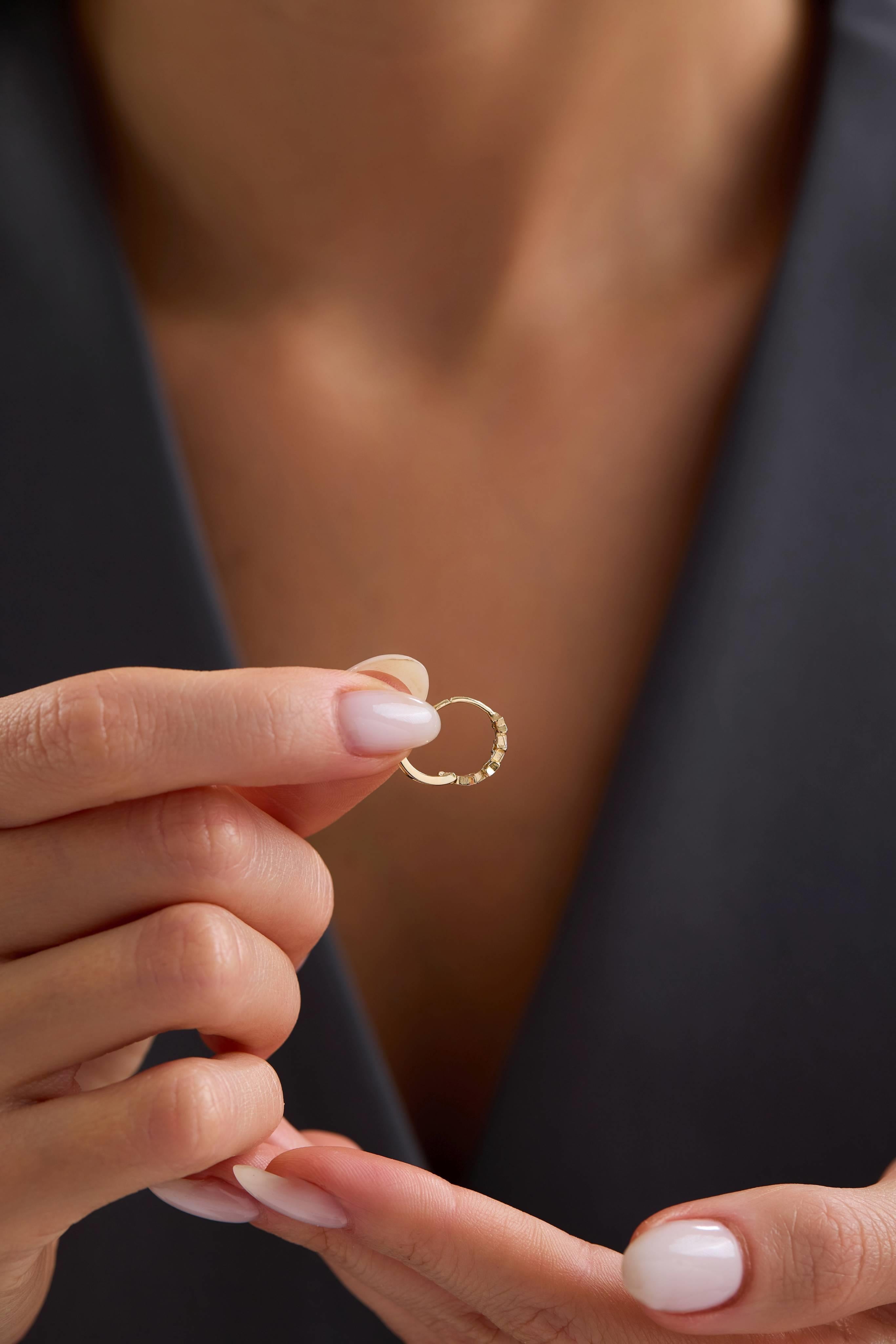 14 Ayar Yıldız Altın Halka Küpe