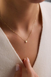 14 Ayar Yıldız Altın Kolye