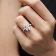 1.50 Karat Özel Tasarım Damla Pırlanta Yüzük