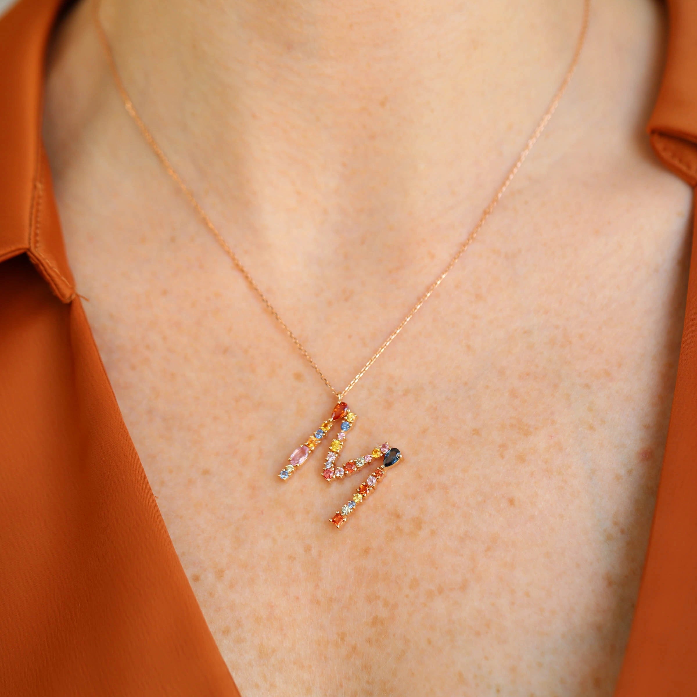 2-10-ct-multicolor-safir-tasli-m-harf-kolye-174078.jpg