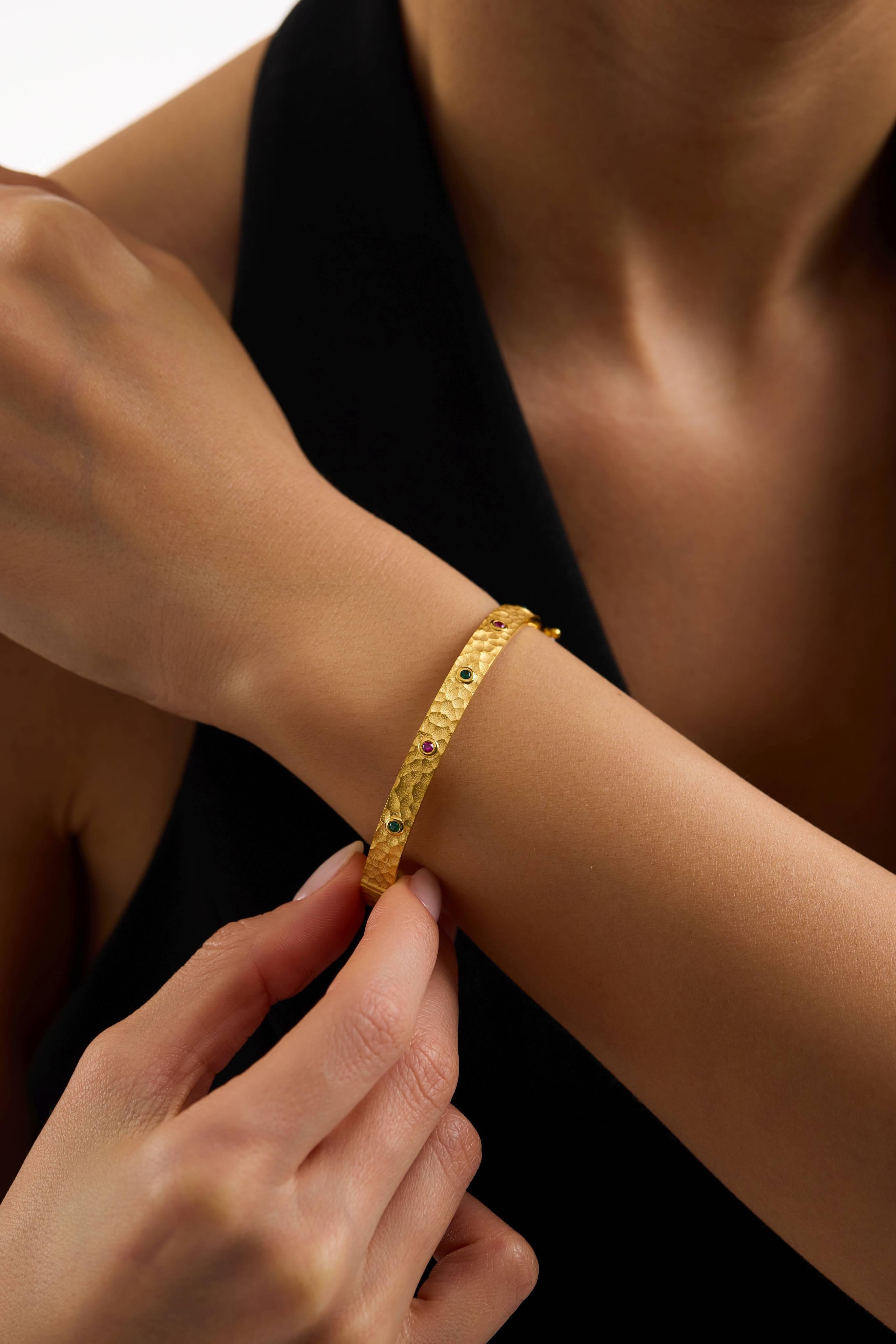 22 Ayar Antik Renkli Taşlı Altın Kelepçe