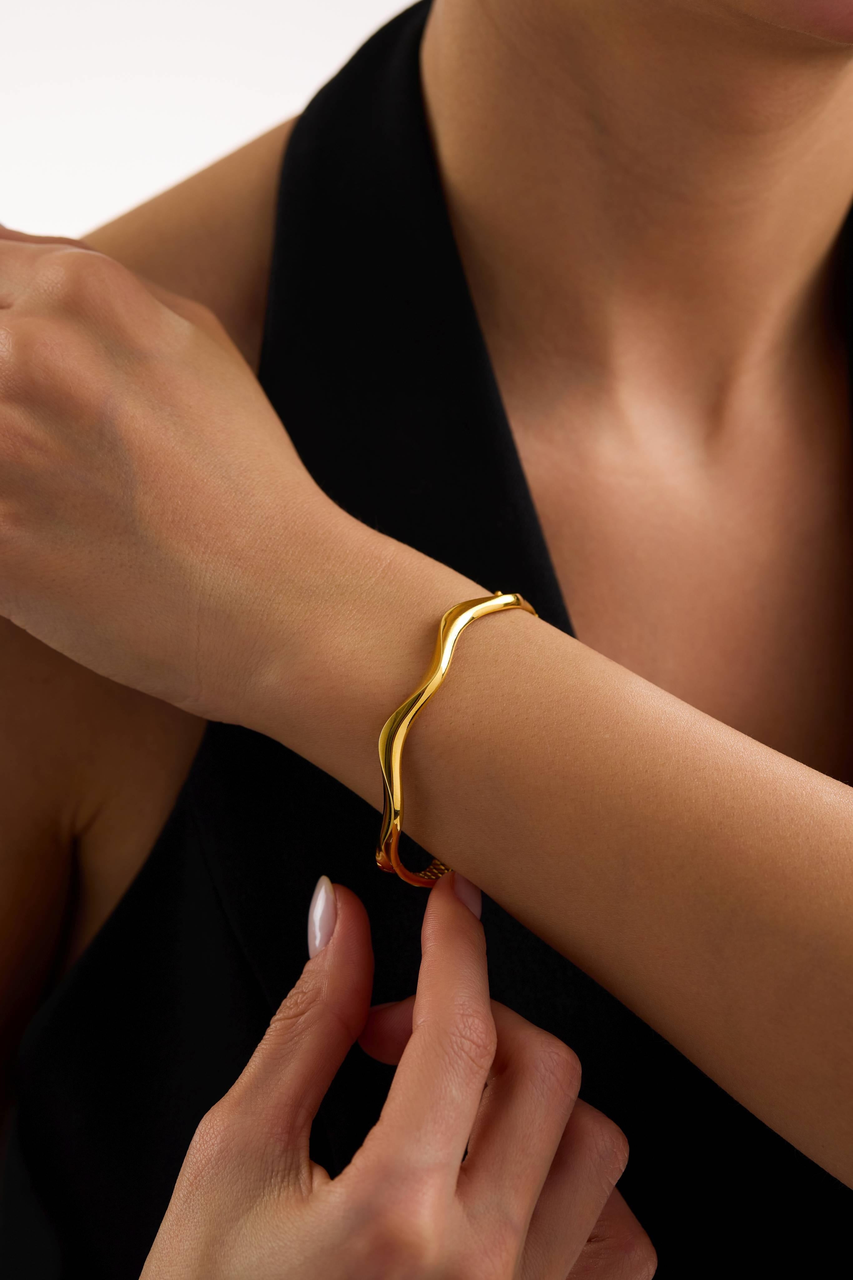 22 Ayar Dalgalı Altın Kelepçe