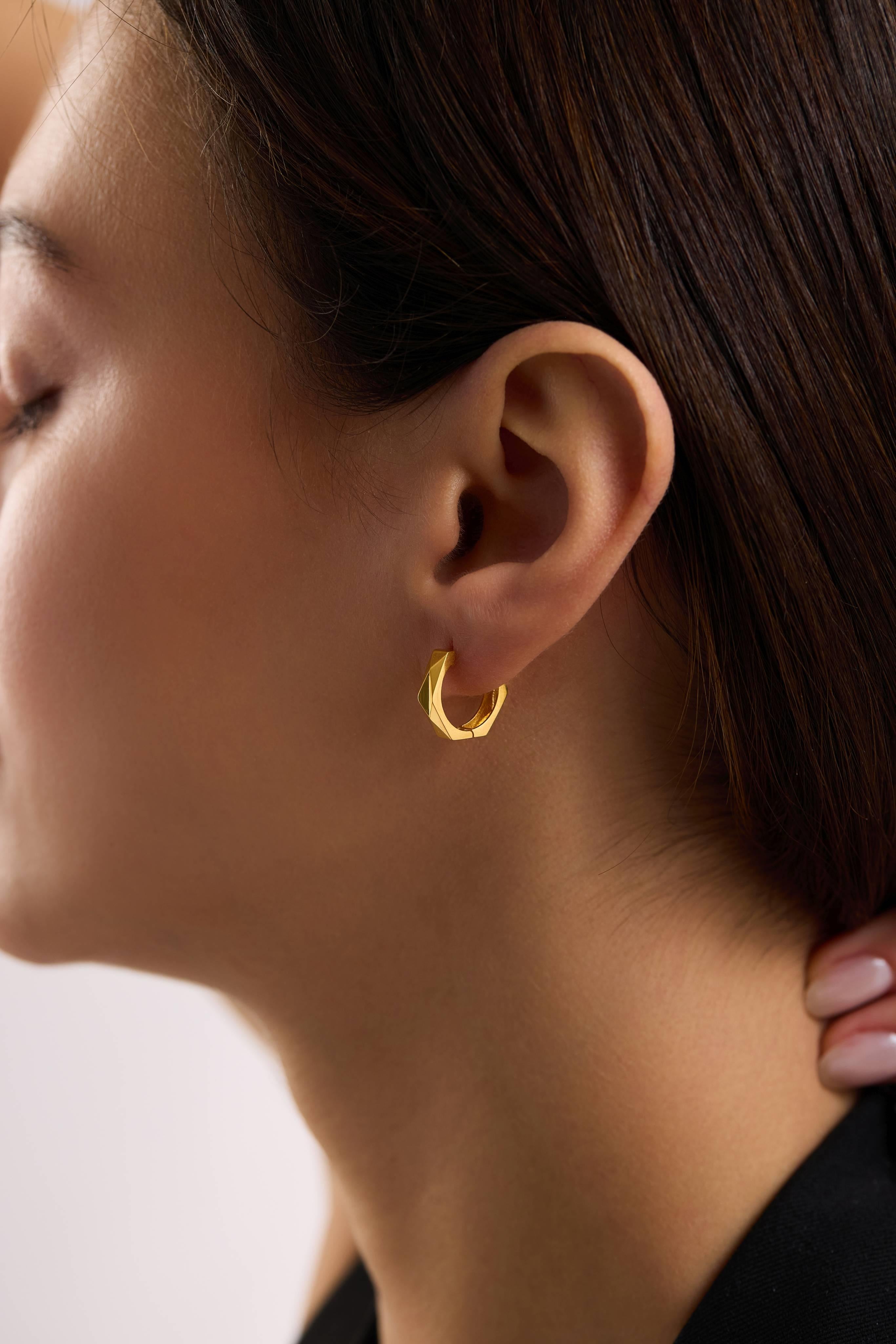 22 Ayar Desenli Altın Küpe