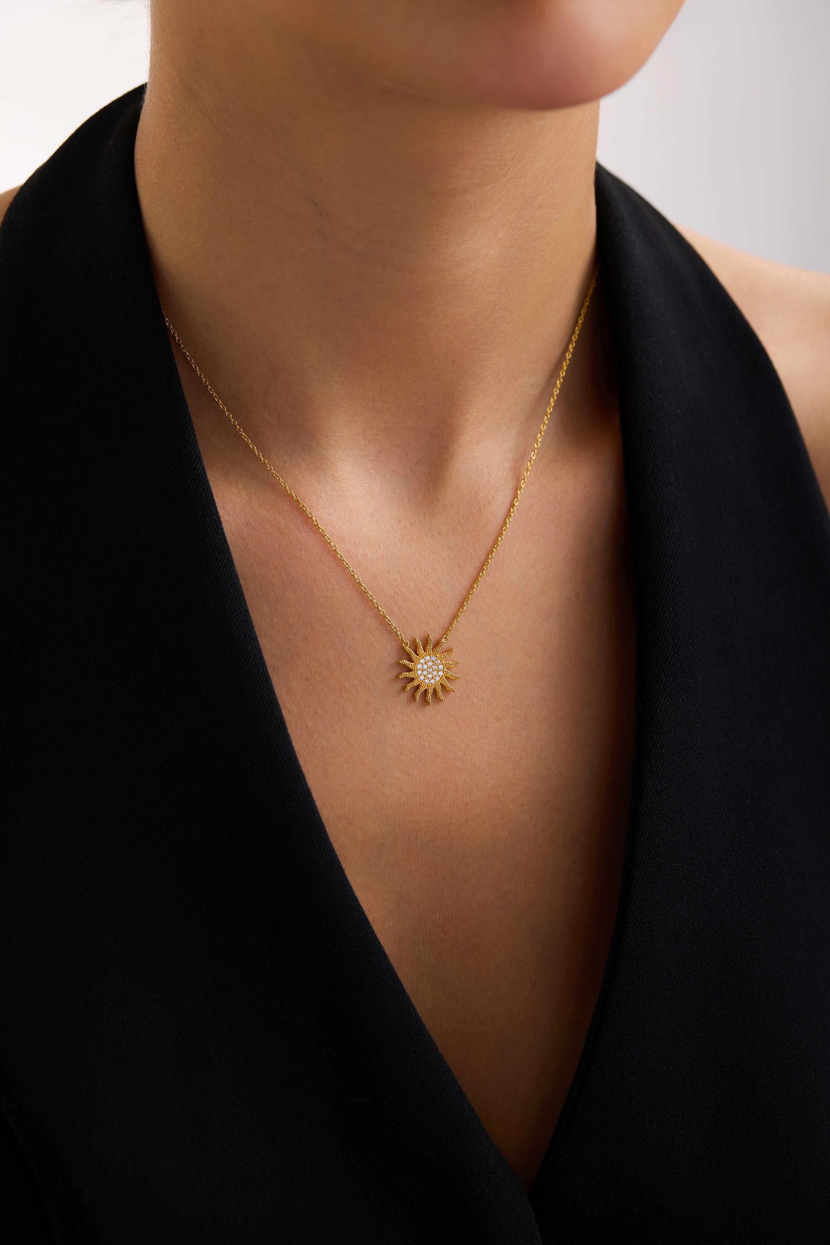 22 Ayar Güneş Altın Kolye