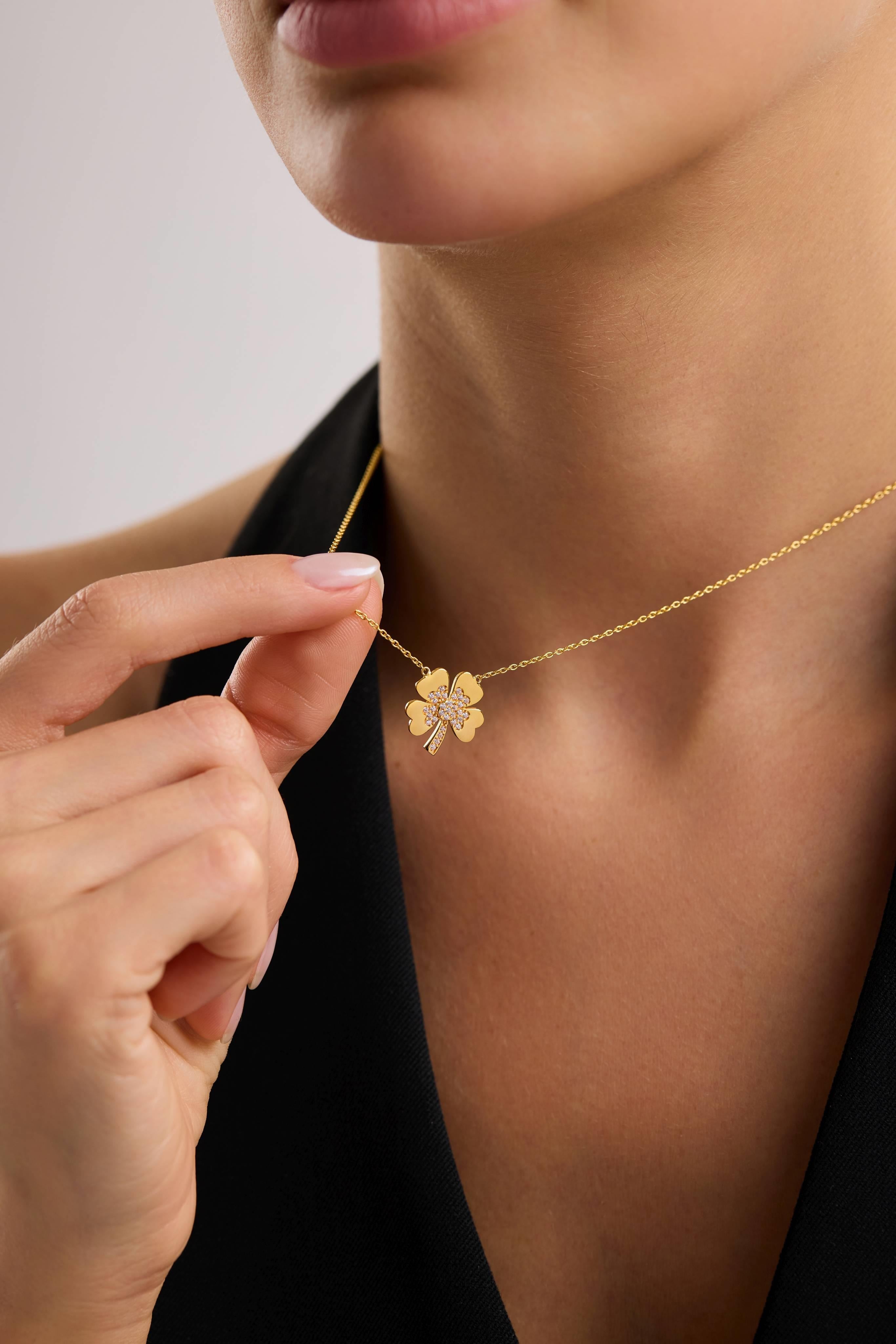 22 Ayar Taşlı Yonca Altın Kolye