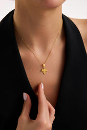 22 Ayar Yaprak Altın Kolye