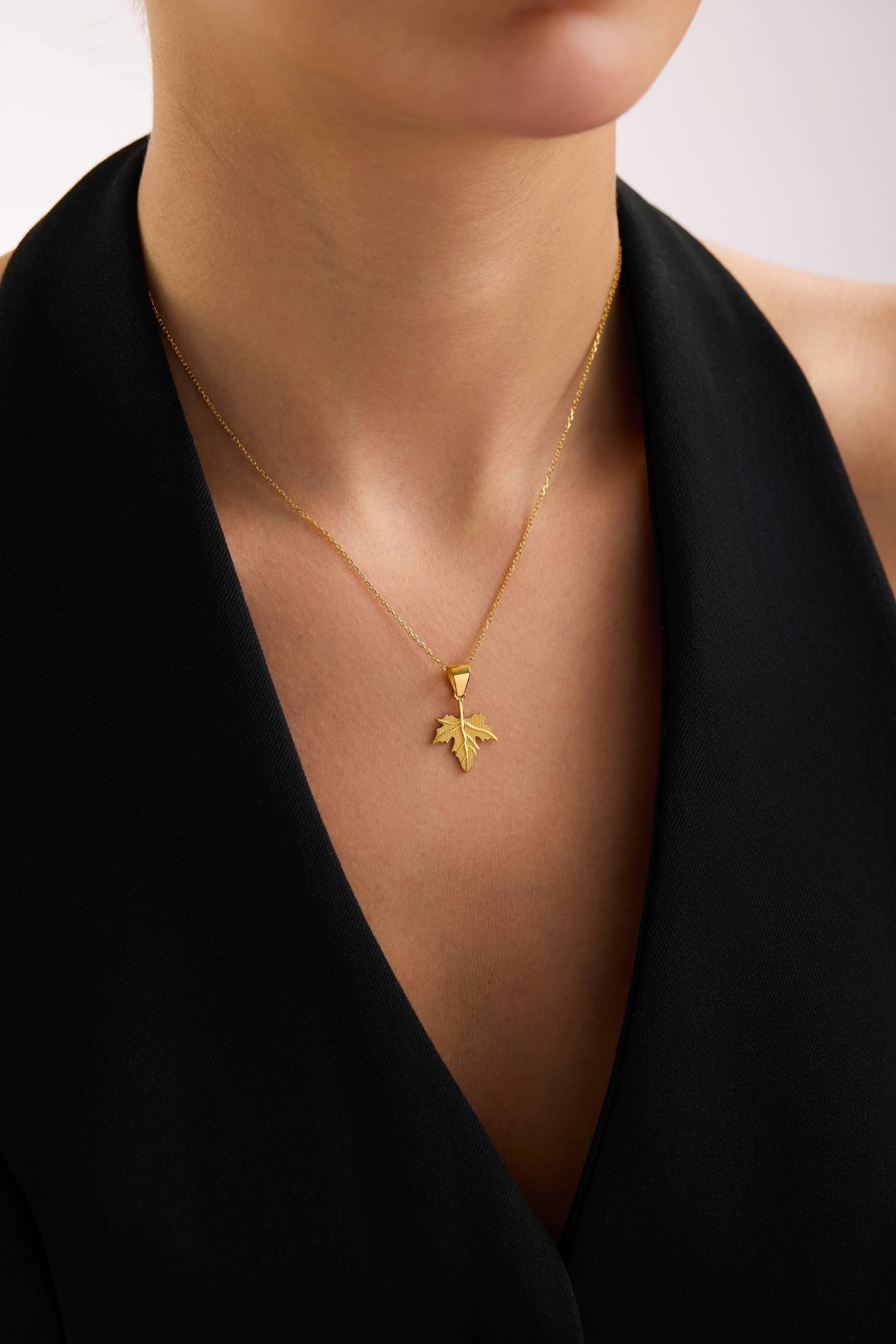 22 Ayar Yaprak Altın Kolye