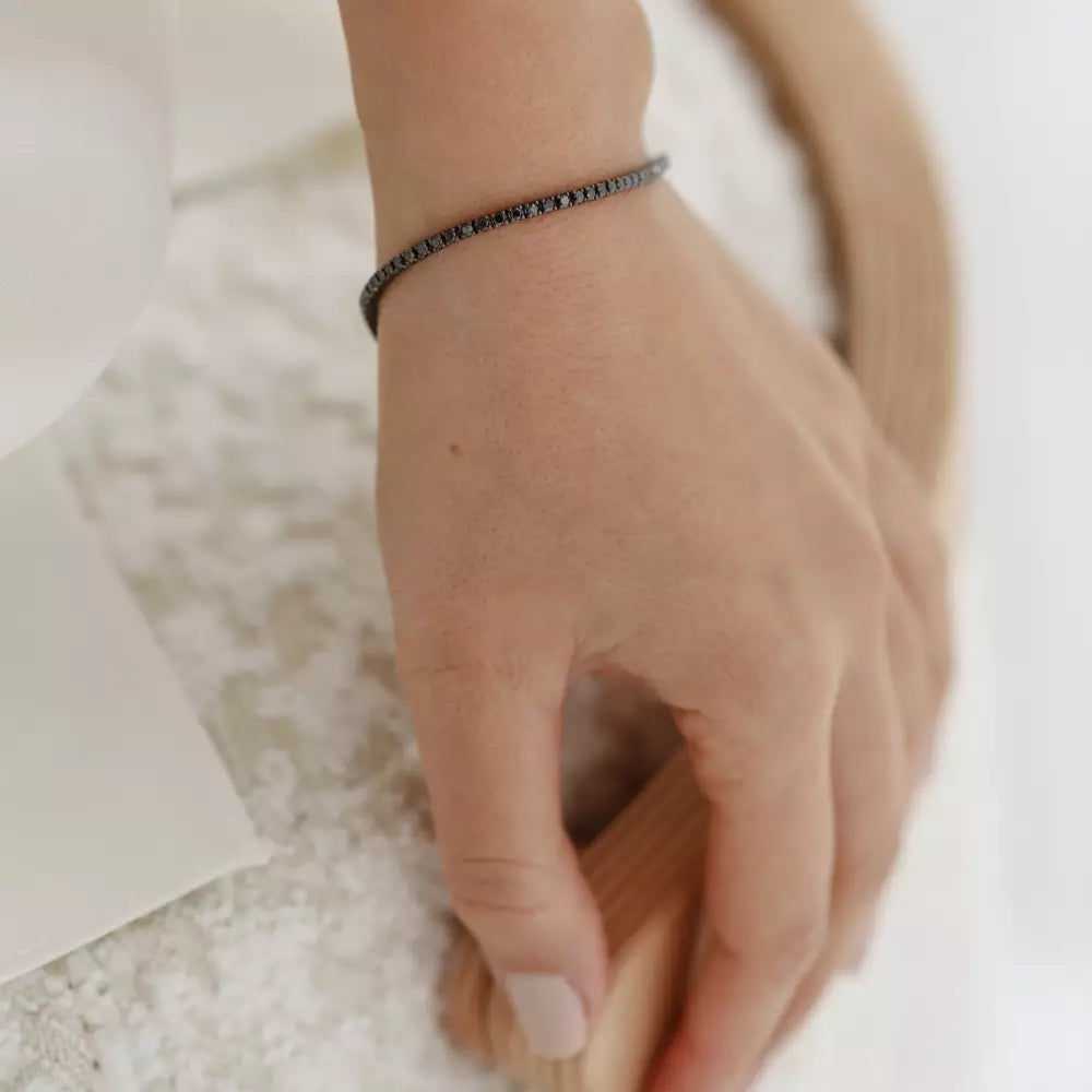 2.20 CT Siyah Pırlanta Taşlı Suyolu Bileklik