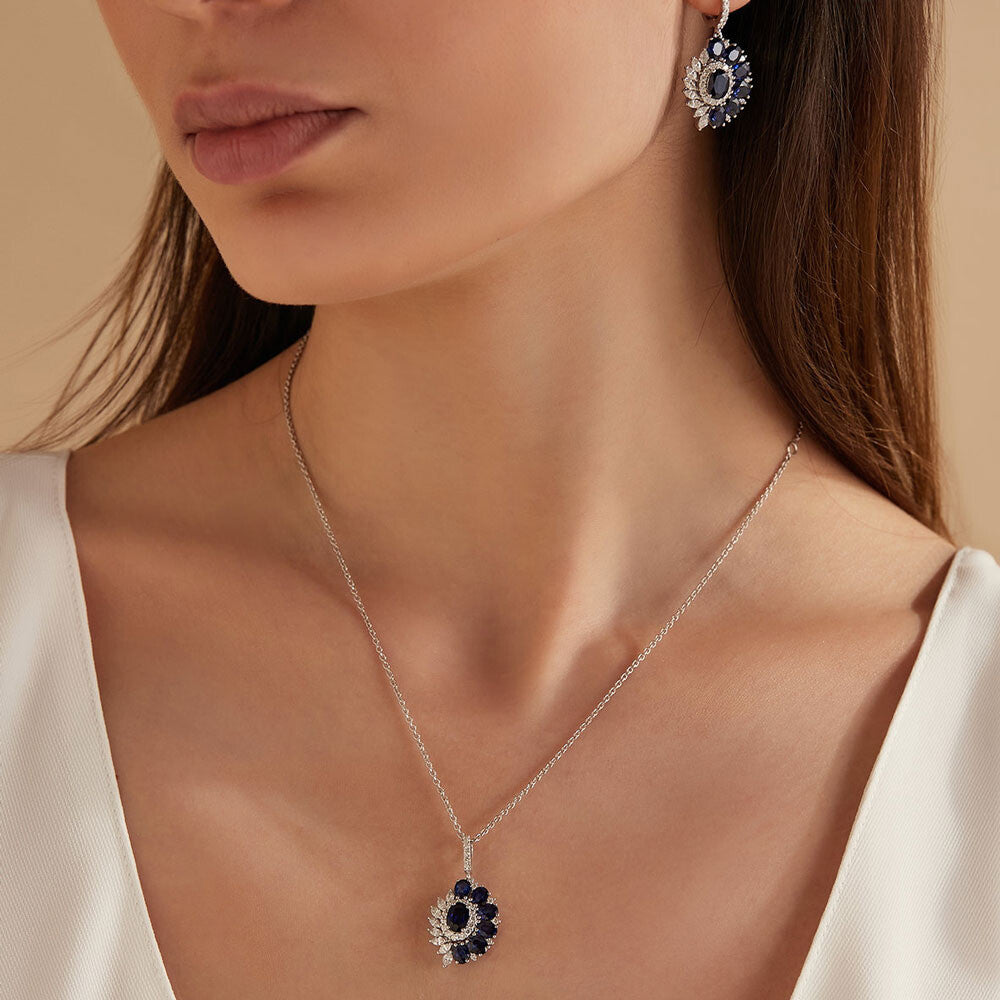 4.24 CT Safir ve Pırlanta Taşlı Beyaz Altın Kolye