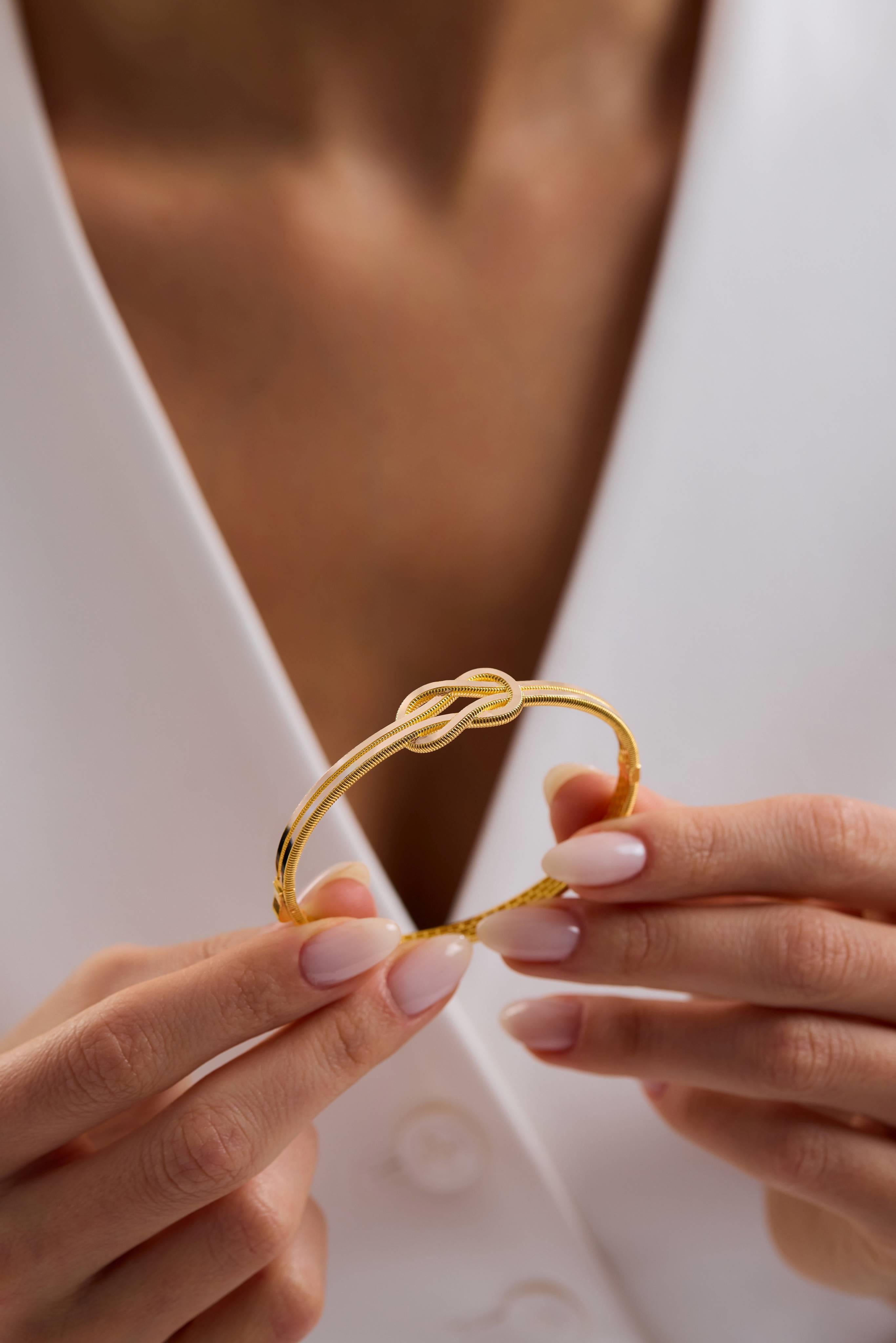 8 Ayar Sarmal Altın Kelepçe