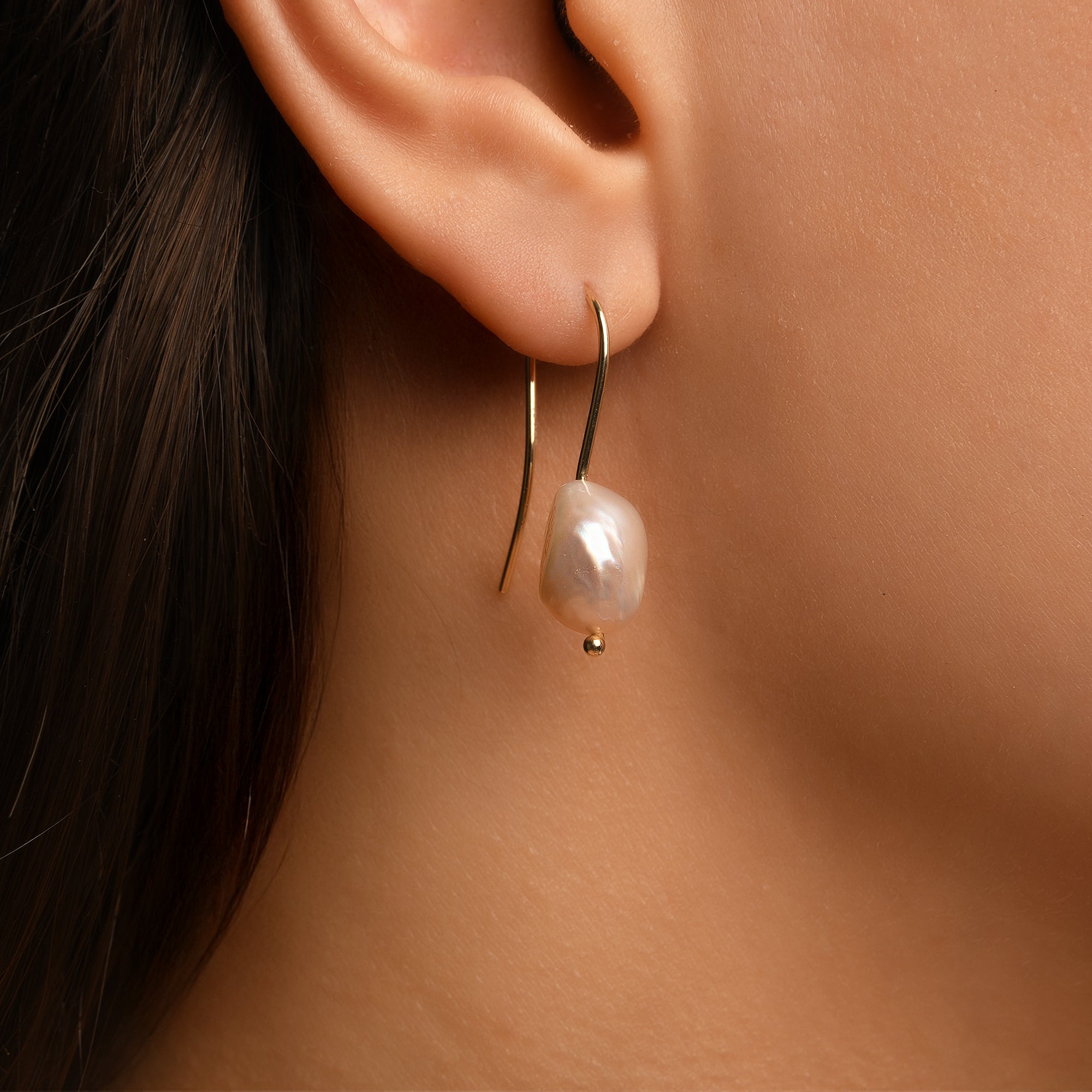 İncili Çengel Sallantılı Tek Altın Küpe