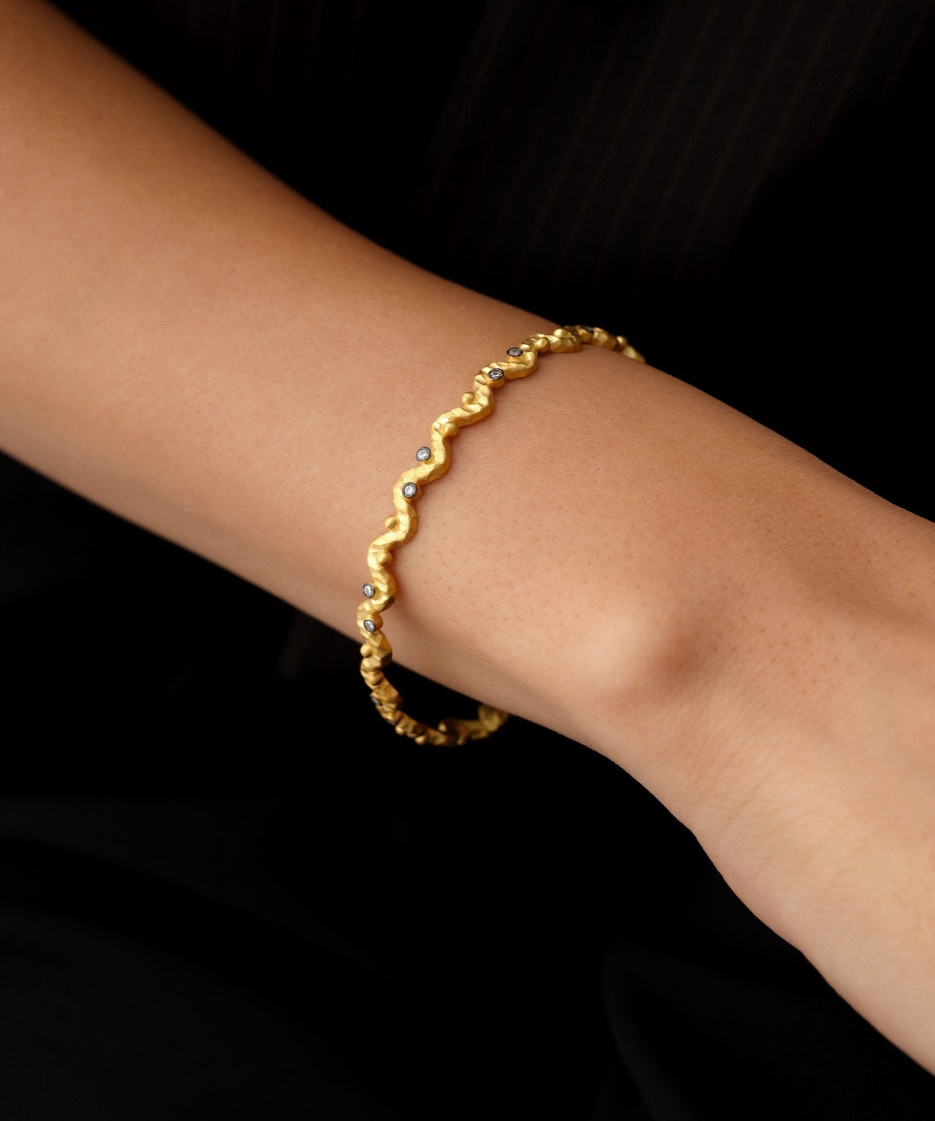 14 Ayar Taşlı Burgu Altın Kelepçe Bileklik 2