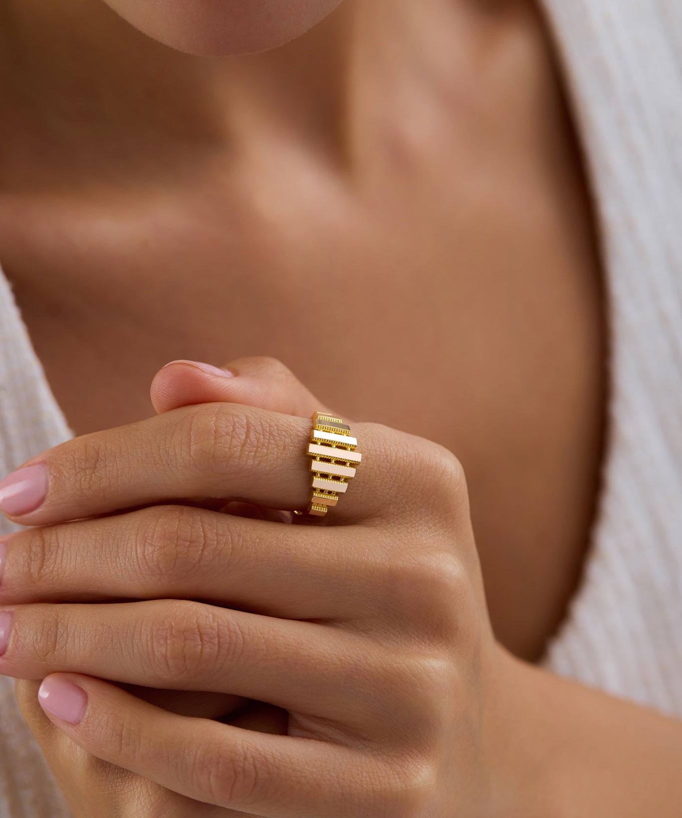 8 Ayar Merdiven Desenli Altın Yüzük 2