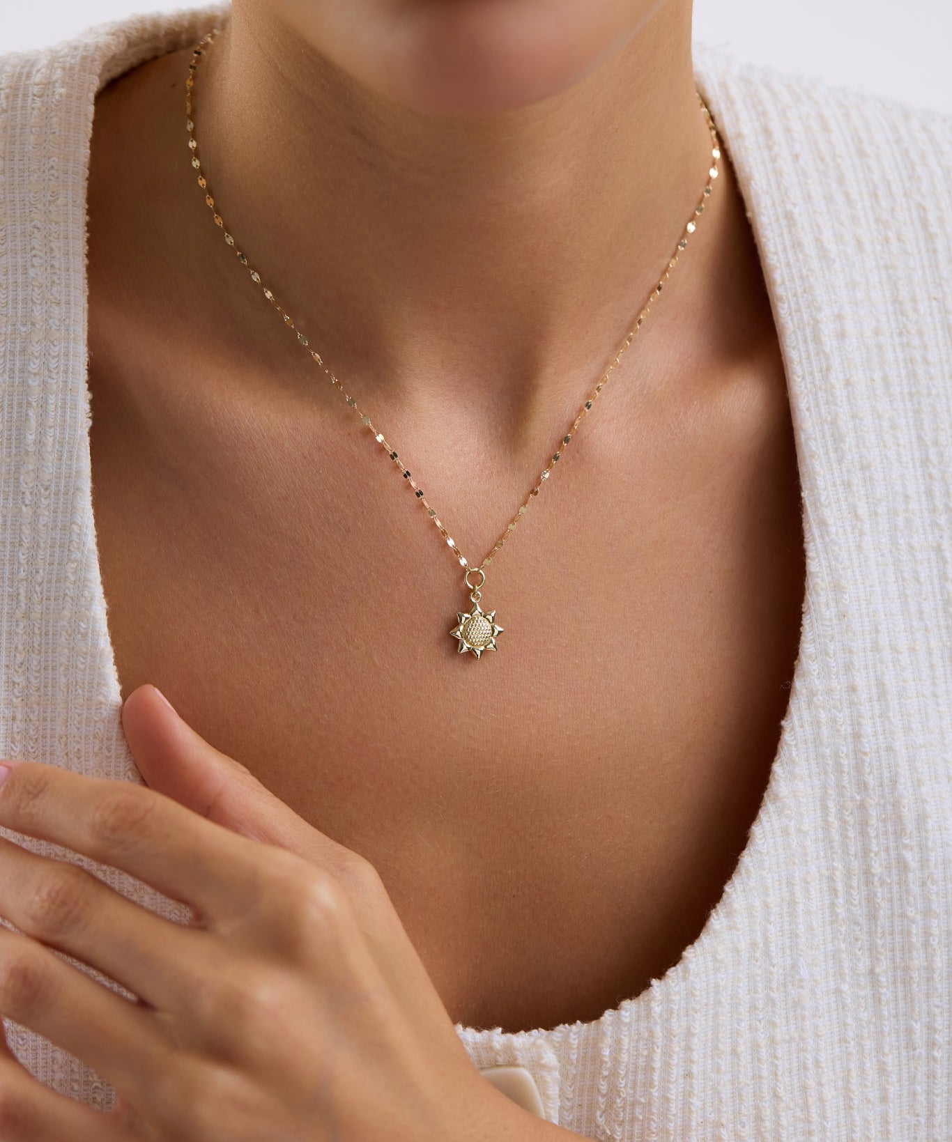 14 Ayar Işınlı Güneş Altın Kolye 2