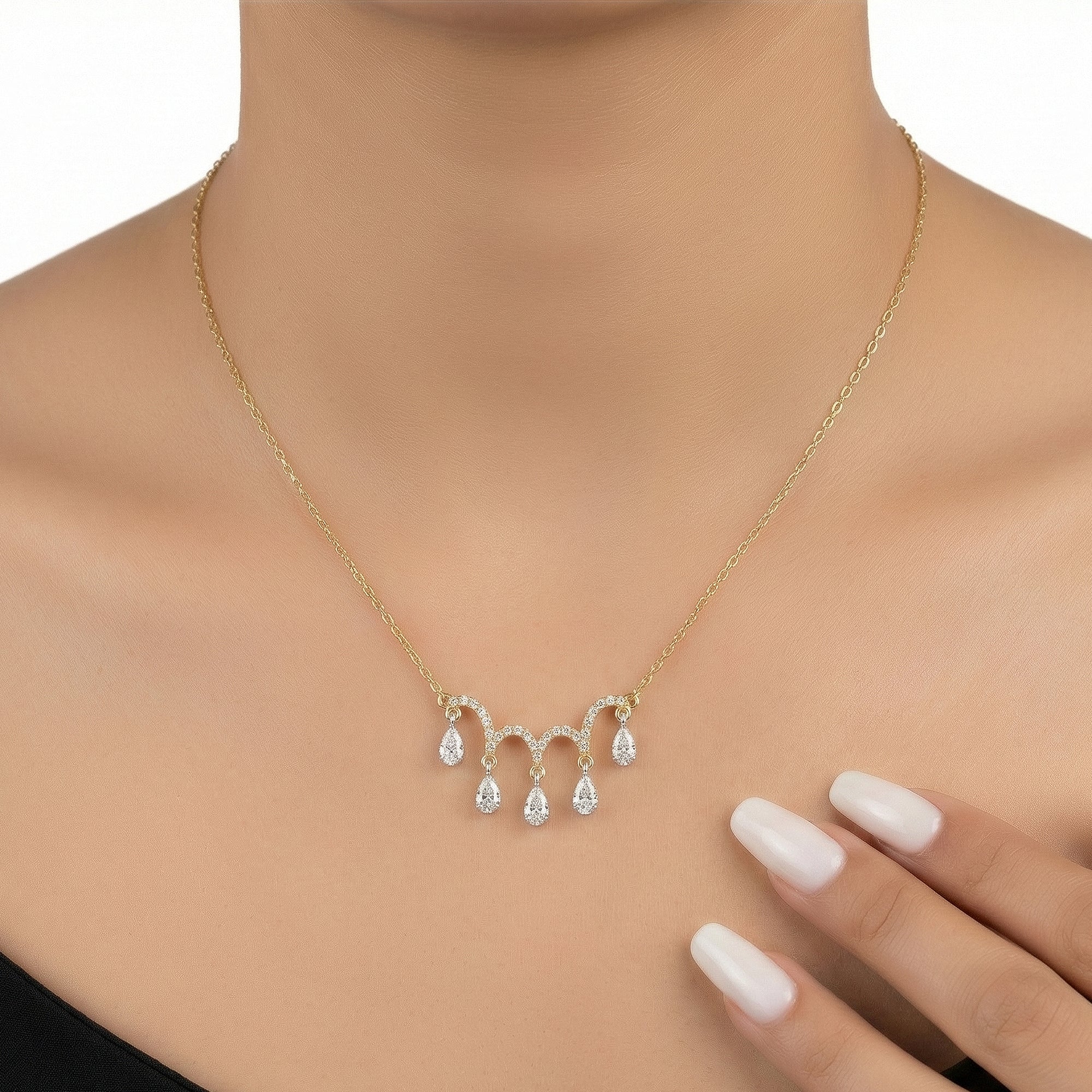 Çizgisel Wave Tasarım Pırlanta Kolye