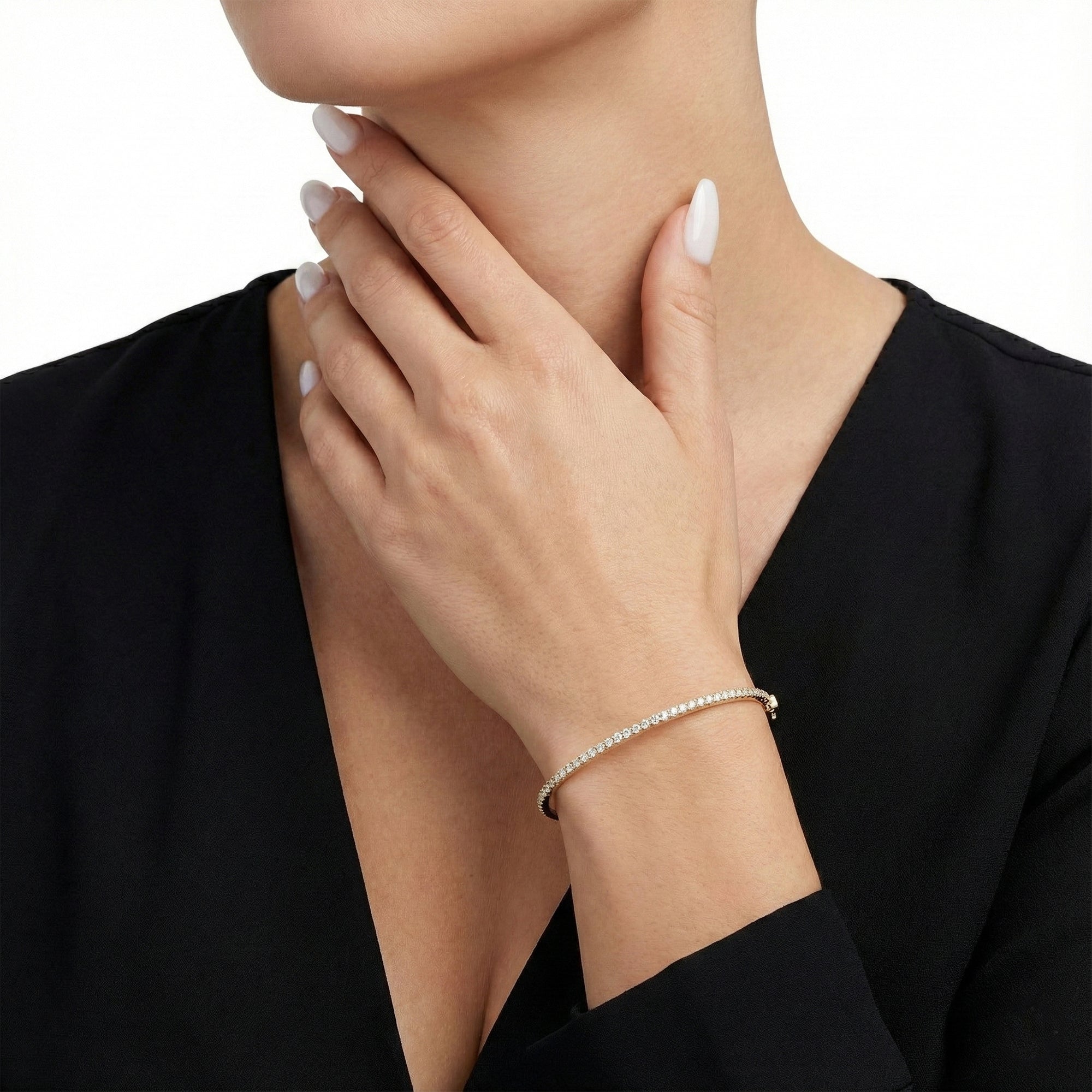 Yarım Tur Pırlanta Kelepçe Bileklik