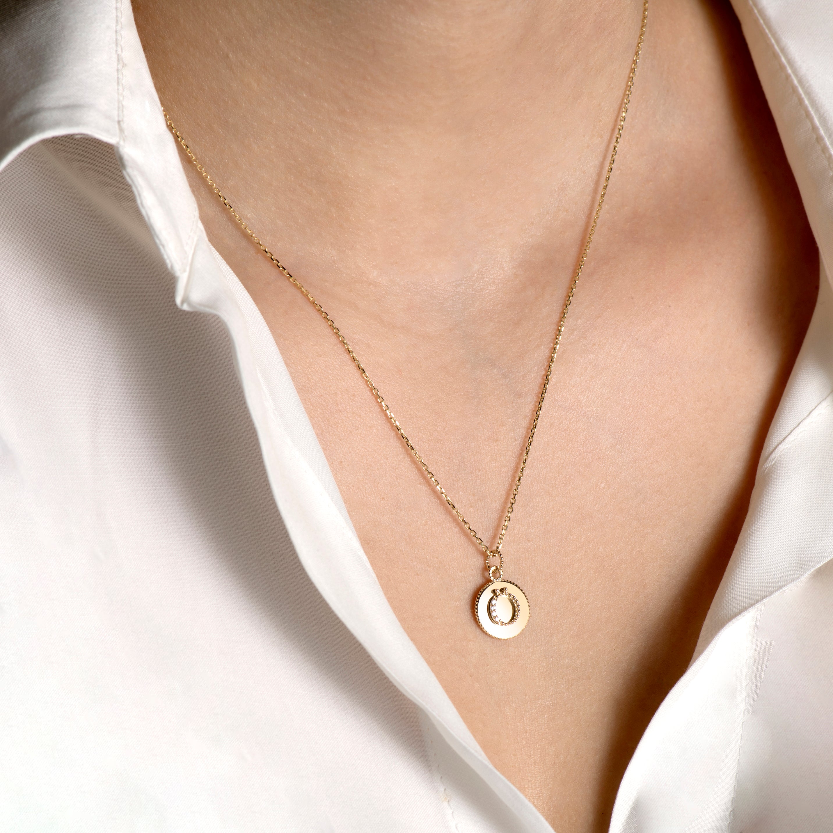 Letters Vintage Harf Altın Charm