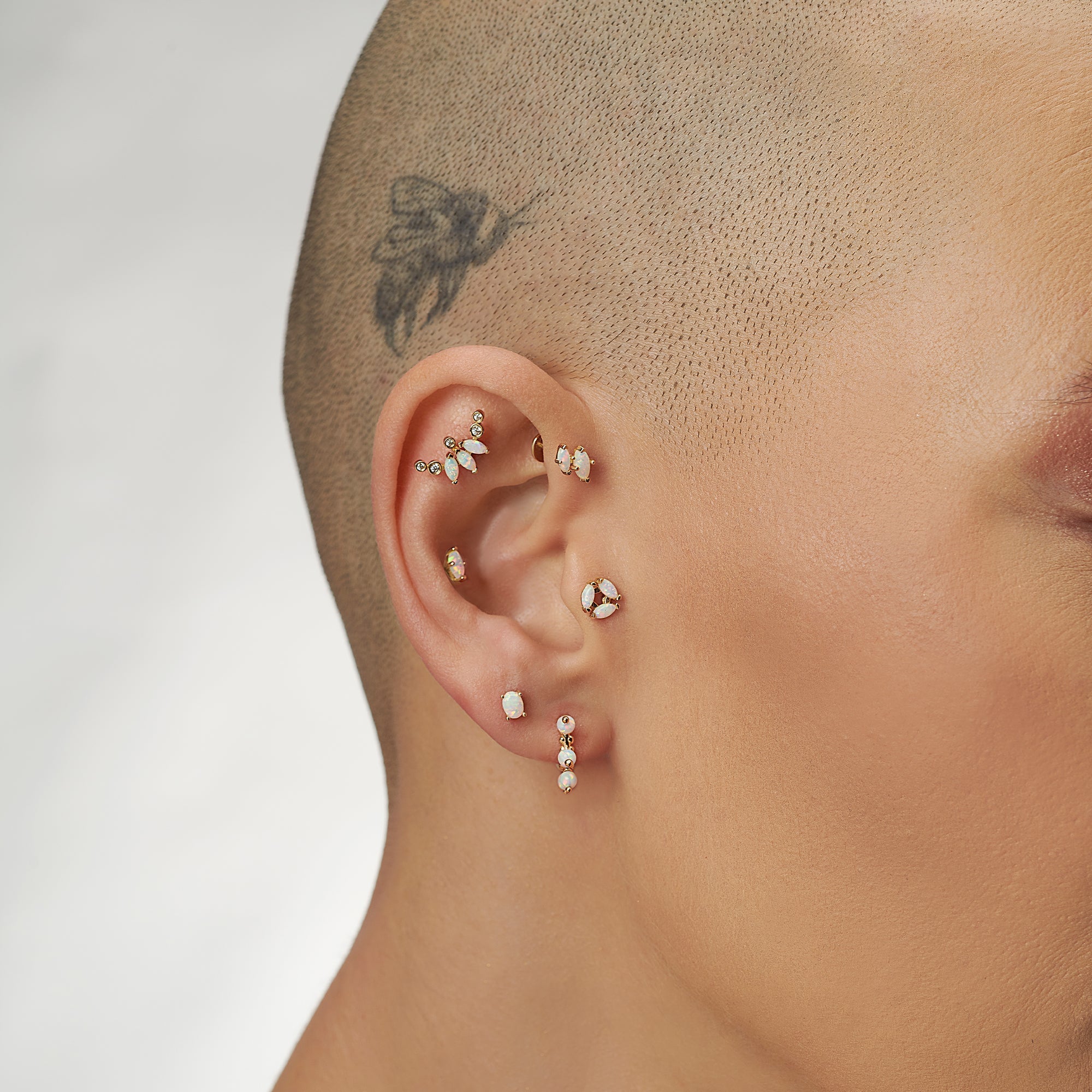 Oval Opalit Taşlı Altın Piercing