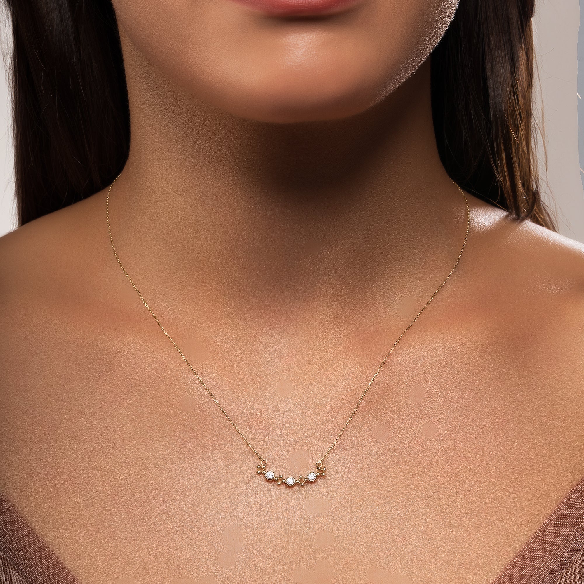 Yatay Üç Taşlı Motif Toplar Altın Kolye