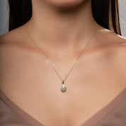 Ucu Çiçek Sallantılı Asimetrik Halka Taşlı Altın Kolye