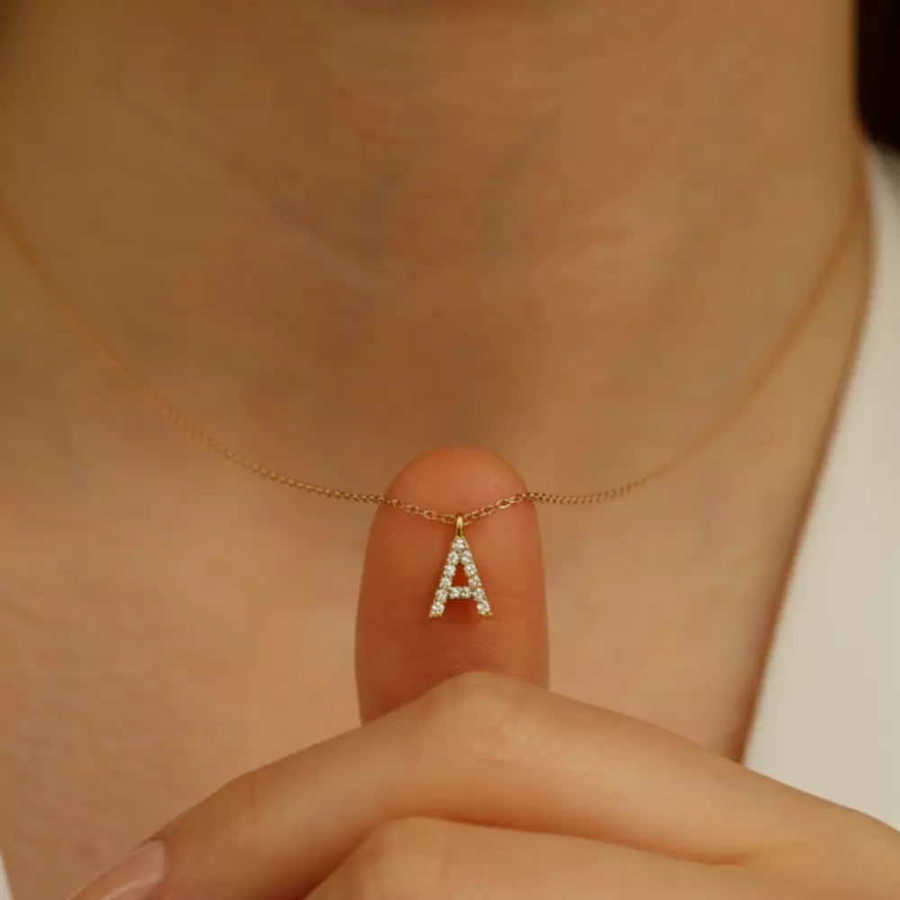 A Harf 0.08 CT Pırlanta Taşlı Sarı Altın Kolye