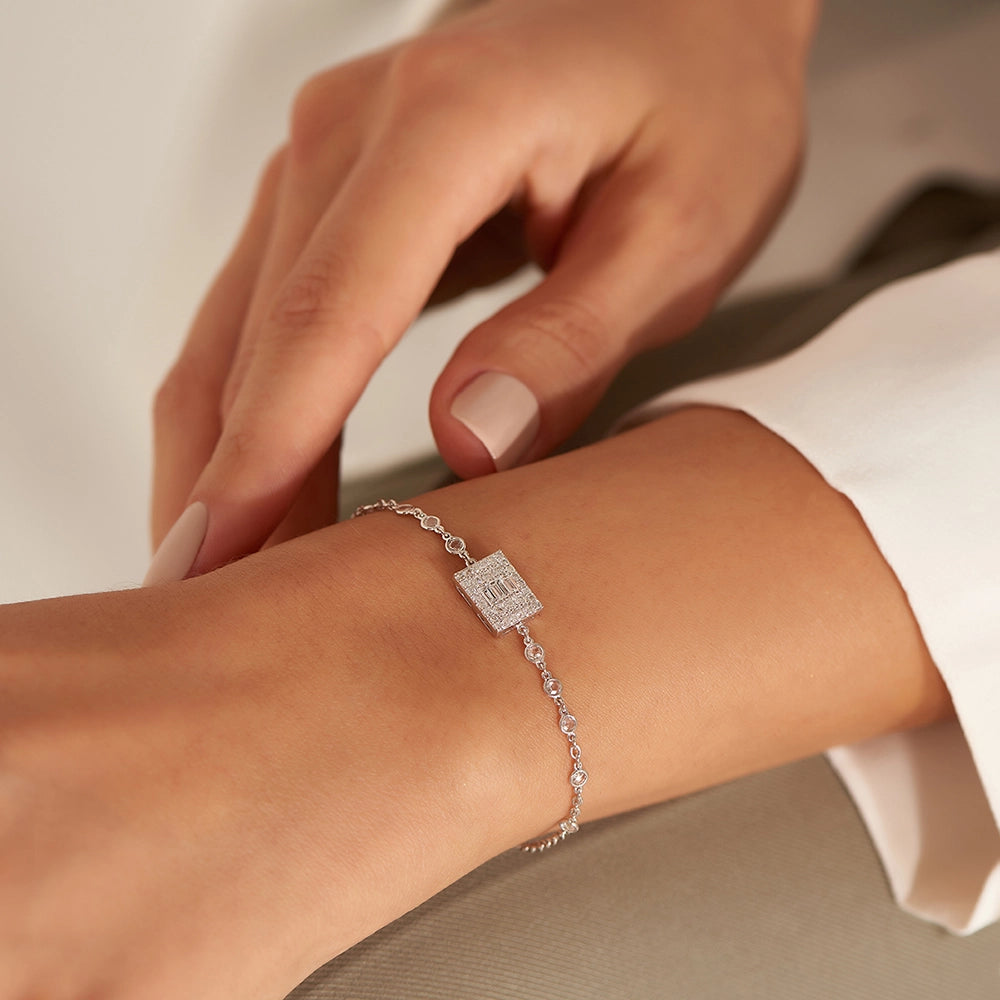 allure-0-58-ct-elmas-ve-baget-pirlanta-tasli-beyaz-altin-bileklik-179700.jpg