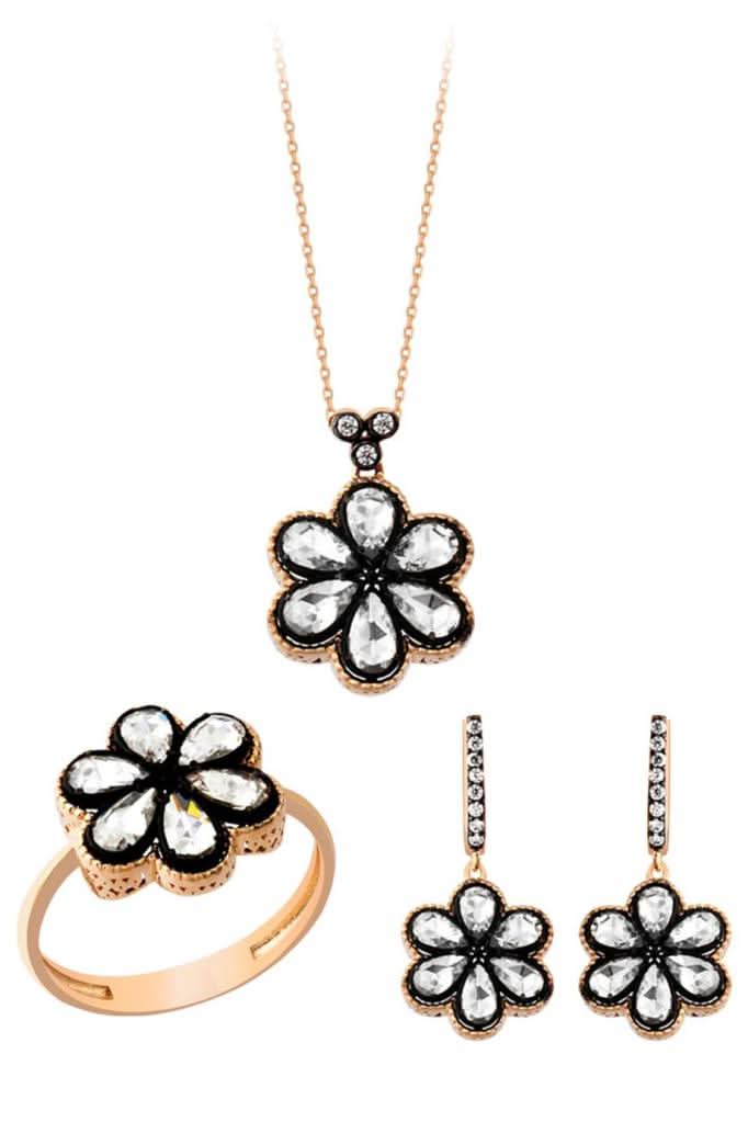 Altın Çiçek Motifli Elmas Mini Set