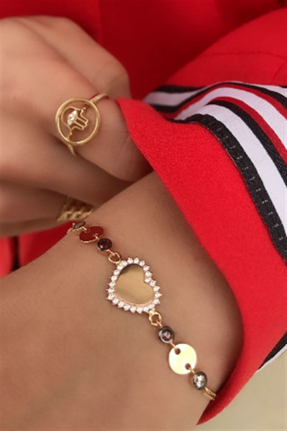 Altın Kalpli Pullu Bileklik