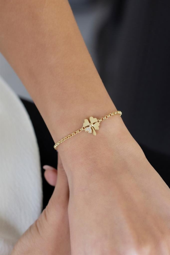 Golden -Hearted Clover Bracelet