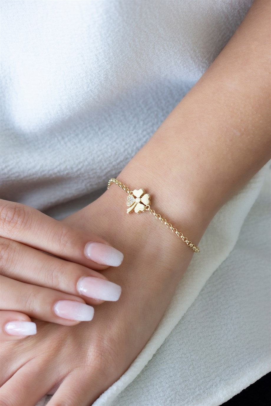 Golden -Hearted Clover Bracelet