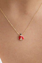 Altın Uğur Böcekli Kolye