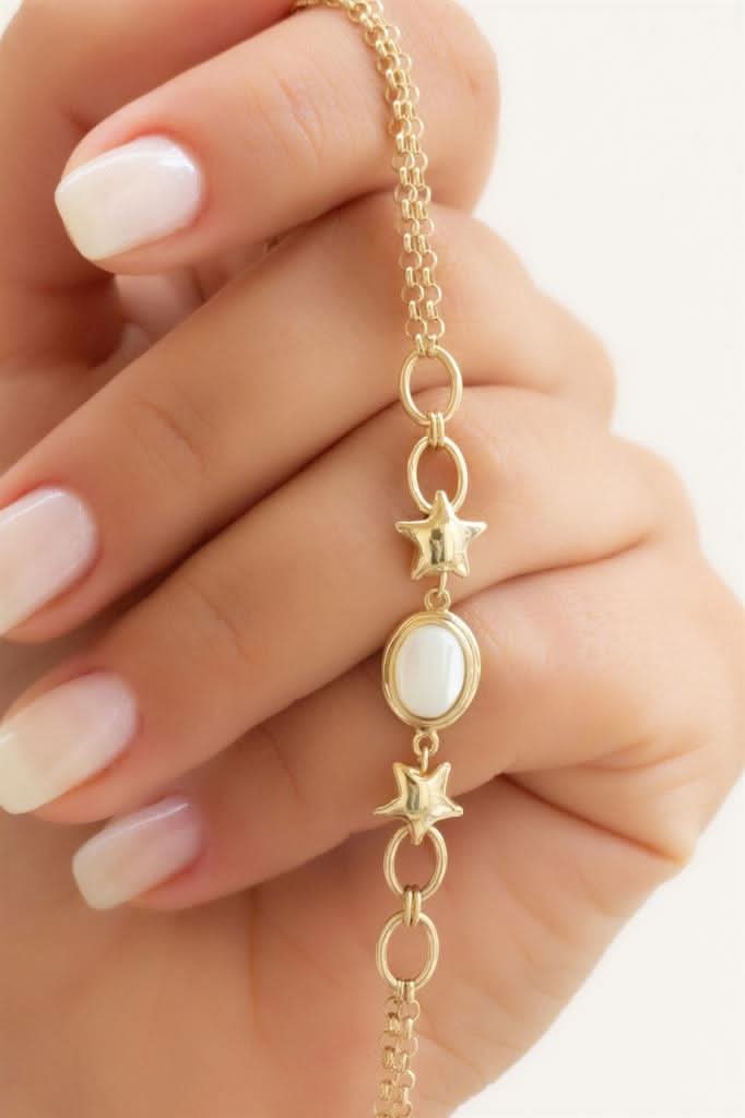 Altın Yıldızlı Bileklik