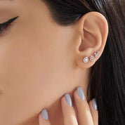 B Harf Pırlanta Taşlı Beyaz Altın Tek Küpe