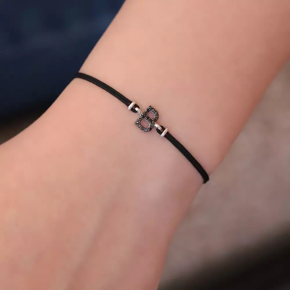 Siyah Pırlanta Taşlı Beyaz Altın Harfli İp Bileklik